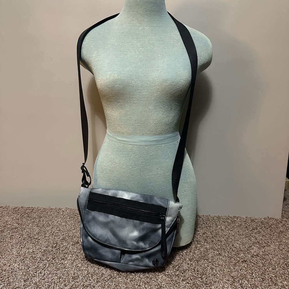 Lululemon Athletica Gray Backpack Festival bag